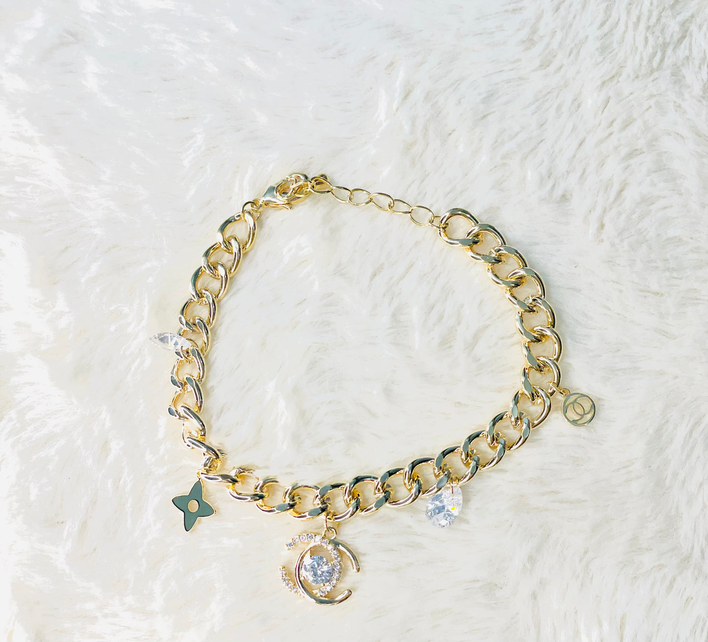 Fancy Gold Flowery Bracelet